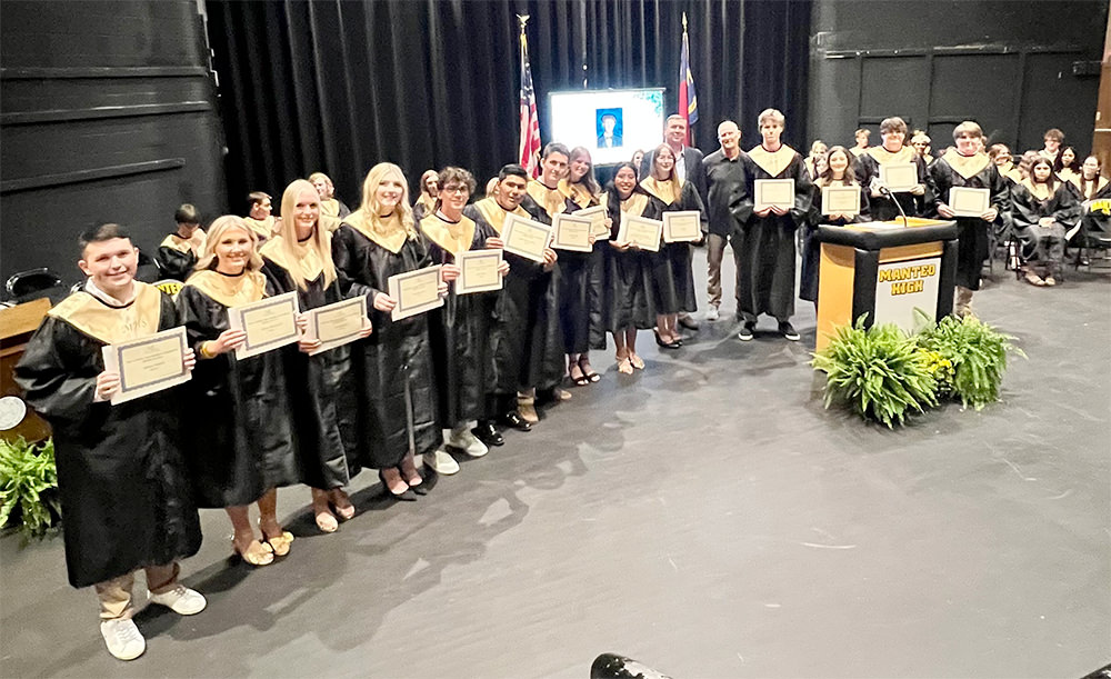 Manteo High School Scholarship Recipients